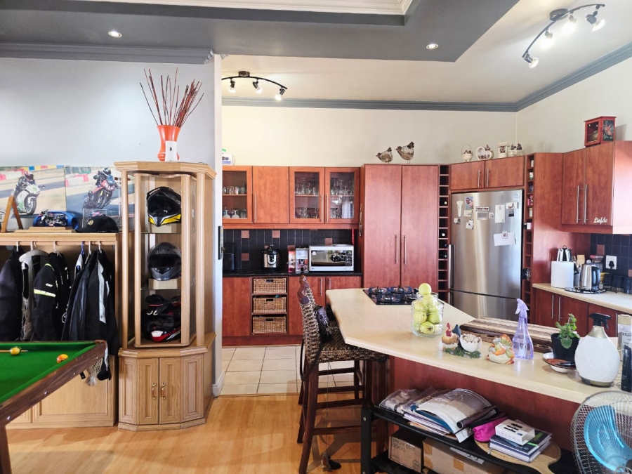 5 Bedroom Property for Sale in Kingswood Golf Estate Western Cape